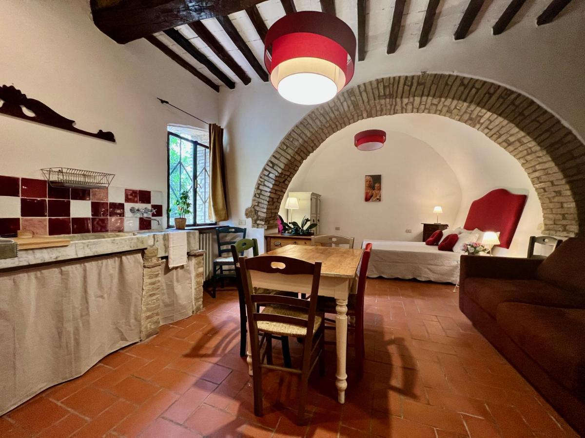 Le Fonti Di San Gimignano Apartment Bagian luar foto