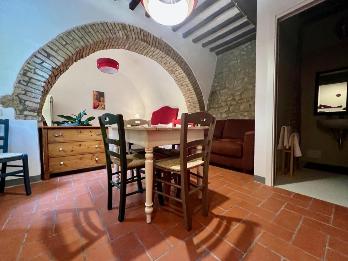 Le Fonti Di San Gimignano Apartment Bagian luar foto