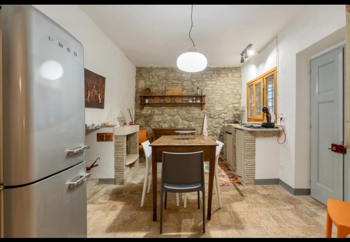 Le Fonti Di San Gimignano Apartment Bagian luar foto
